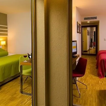 מלון Blue Waters Club 5*