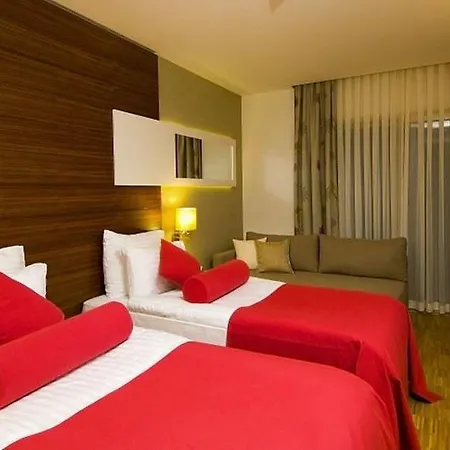 Blue Waters Club מלון סייד