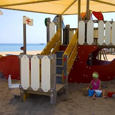 Blue Waters Club Szálloda Side