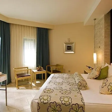 Blue Waters Club Side