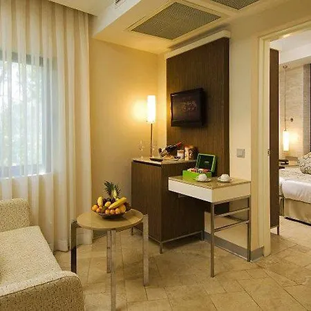 Blue Waters Club 5* Side