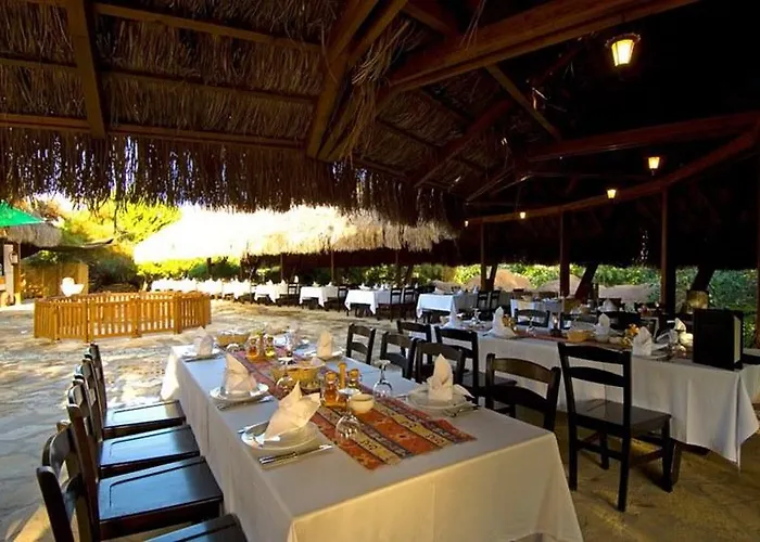 Blue Waters Club Hotel 5*