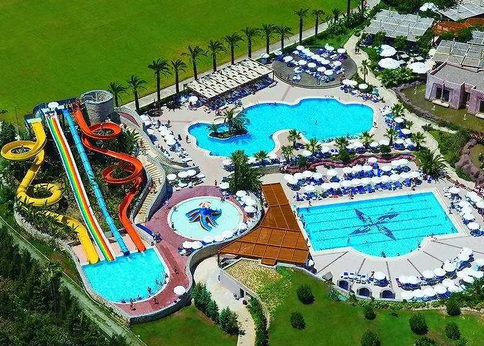 فندق Blue Waters Club