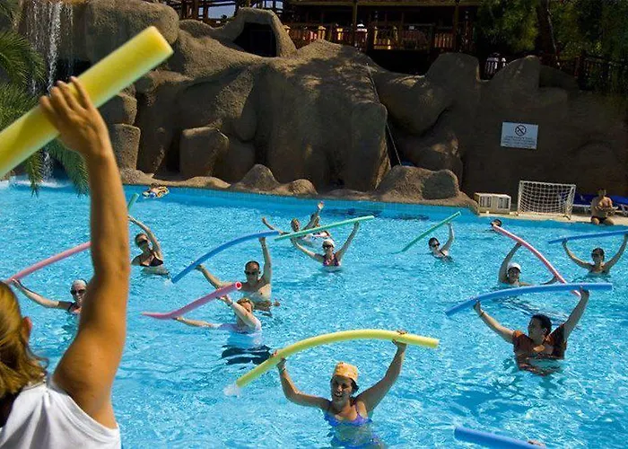 Blue Waters Club فندق