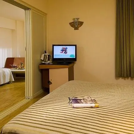 Blue Waters Club Hotel