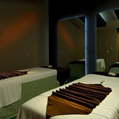 Blue Waters Club Hotel