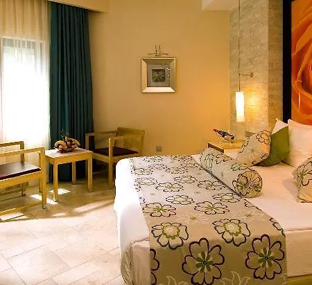 Hotel Blue Waters Club 5*