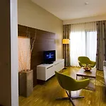 Blue Waters Club Hotel