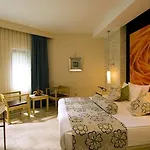 Blue Waters Club فندق