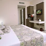 فندق Blue Waters Club